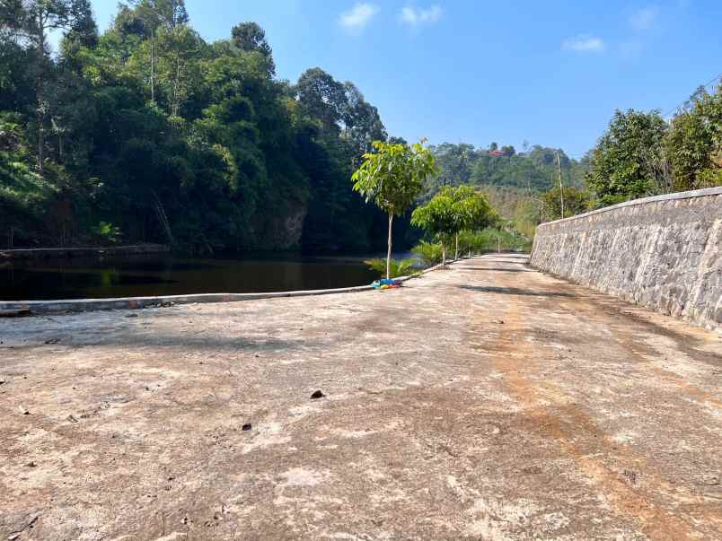 tanah dekat telaga ngargoyoso karanganyar