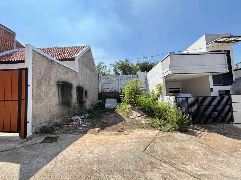 tanah padat shm dalam komplek pinggiran kota bandung