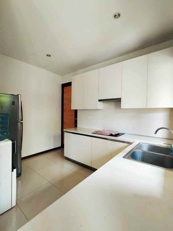 villa di seminyak bali dekat sunset road