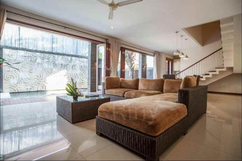 villa di seminyak bali dekat sunset road