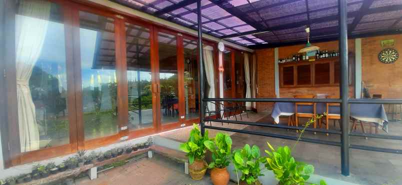 villa gaya industrial di ciumbuleuit view kota bandung