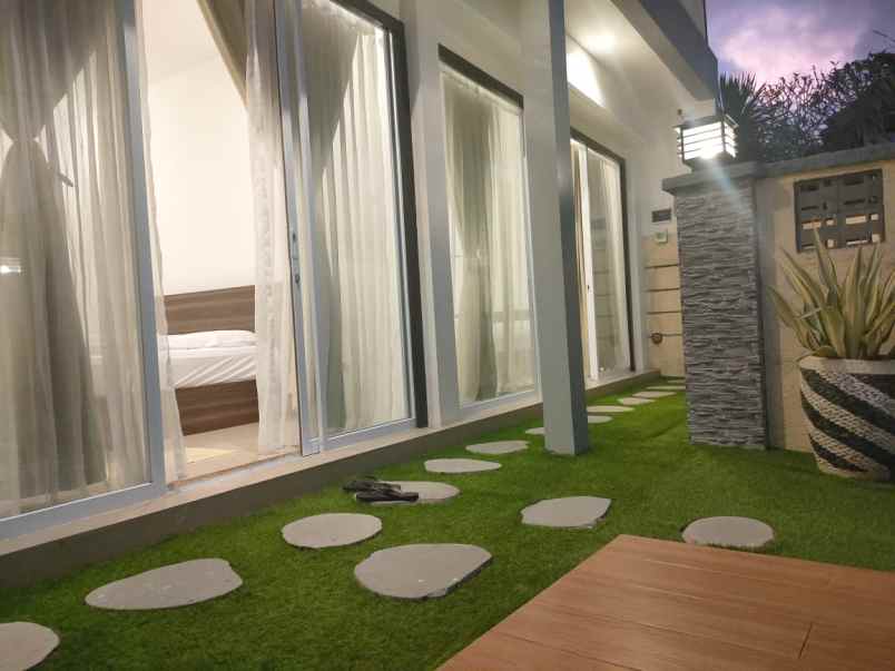 villa minimalis modern terbaru di unggasan view laut