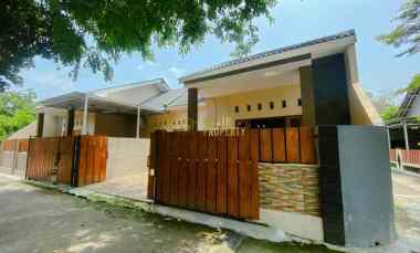 2 unit rumah baru dekat bandara adi sutjipto kalasan