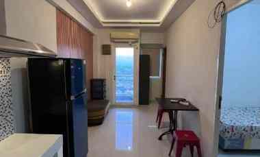 Apartemen Puncak Dharmahusada 2BR dekat LIFT, Furnish