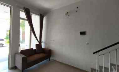 Buyer Only Rumah Minimalis Pakuwon City, Row 3 Mobil