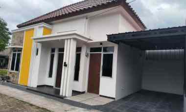 Rumah Dijual di Jalan Raya Ujung Aspal Pondok Gede