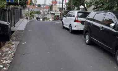 di radio dalam ada rumah lama yang cocok untuk usaha
