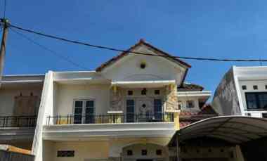 dian istana 2 lantai semi furnish