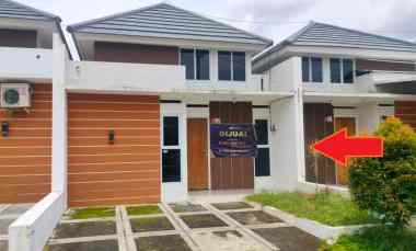 dijaul rumah 450jt di komplek graha yudistira kendal