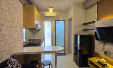 Gunawangsa Manyar 2BR Lantai Rendah View Pool Fully Furnished