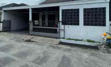dijual cepat rumah cantik belakang d oven bakery panam
