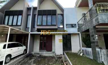 dijual cepat rumah di komplek mayfair residence medan