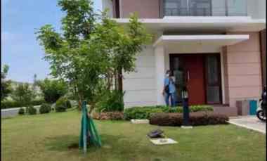 Dijual Cepat Rumah Hook di Burgundy Summarecon Bekasi