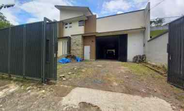 dijual gudang eksklusif tengah kota jember