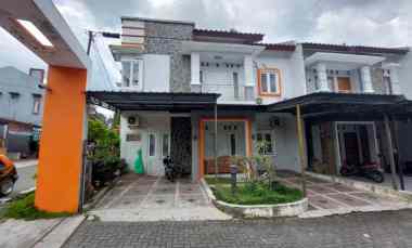 dijual kos ekslusif 2 lantai dekat kampus uii jakal