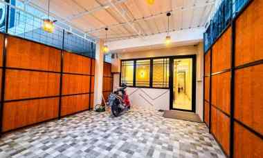 dijual kost jl raya tanjung duren