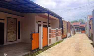 dijual murah rumah dekat jalur angkot