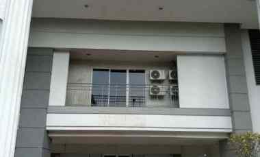 dijual ruko dengan lokasi bagus di french walk moi