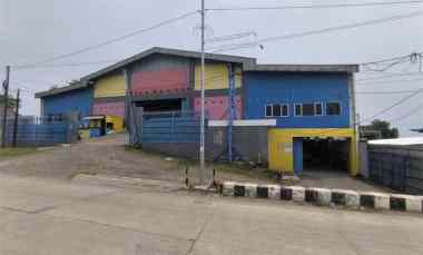 Gedung Ex Bengkel Mobil Jalan Raya Interchange Tol Karawang Barat