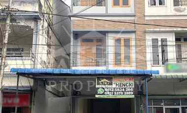 Tanpa Renovasi Ruko Hook, Strategis, Full Keramik Siap Operasional