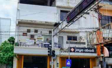 RUKO 4 Lantai Lokasi Premium Jember 1.240m, Jalan Utama Disamping