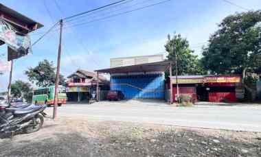 Gudang Strategis Buka Usaha Tepi jl Raya Batujamus-Jambangan Sragen