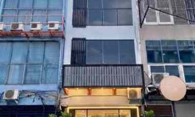 Siap Pakai Ruko Manyar Kertoarjo Strategis dekat Starbucks, Bank, Ibox