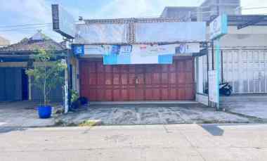 Ruko Beserta Rumah Tepi jl Raya Masaran Sragen, Cocok untuk Buka Usaha
