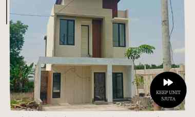 dijual rumah 2 lantai 3kamar tidur ponorogo