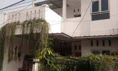 dijual rumah 2 lantai