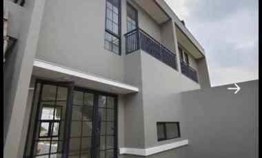 dijual rumah 2 lantai baru di sayap setiabudi bandung