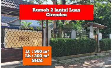 dijual rumah 2 lantai cirendeu