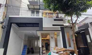 dijual rumah 2 lantai di pesona alam jagakarsa jaksel