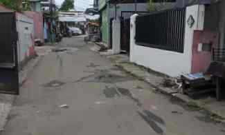 dijual rumah 2 lantai di pondok benda