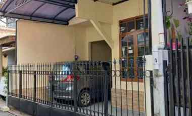 dijual rumah 2 lantai di pusat kota bandung