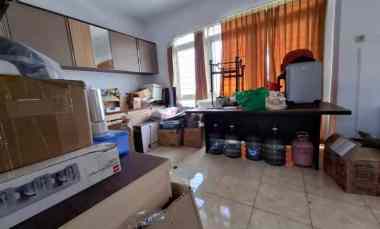 dijual rumah 2 lantai di taman surya