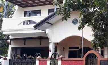 dijual rumah 2 lantai kawasan puri permata