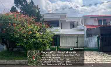 dijual rumah 2 lantai nyaman strategi dan siap huni