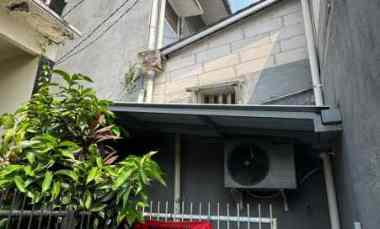 dijual rumah 2 lantai pejaten timur jakarta selatan