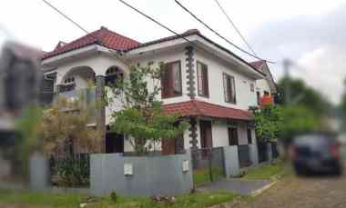 dijual rumah 2 lantai shm di villa bintaro tangerang