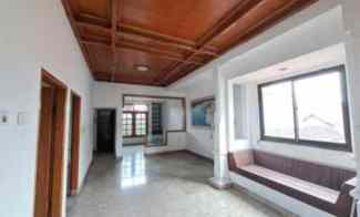 dijual rumah 2 lantai strategis denpasar