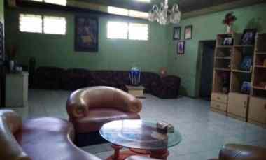 dijual rumah 2 lantai tepi jalan cemara pasuruan kota