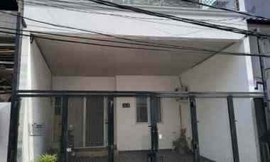 dijual rumah 3 lantai kelapa gading