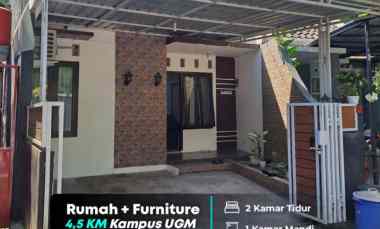 dijual rumah 4 5 km ke ugm