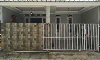 dijual rumah 580 juta di serua indah ciputat