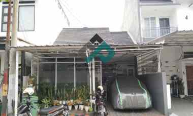 Rumah Minimalis Terawat di Cluster Cisaranten Endah Arcamanik Bandung
