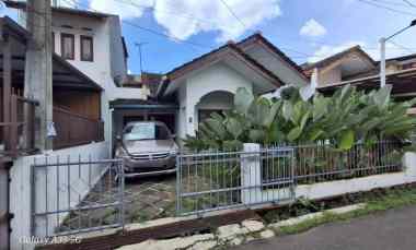dijual rumah antapani