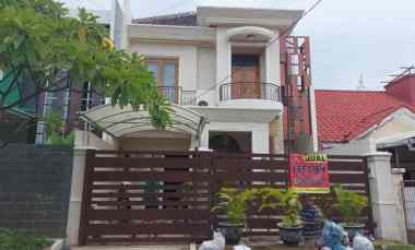 Rumah 2 lantai Araya Tahap II Surabaya Timur Furnish, Bagus