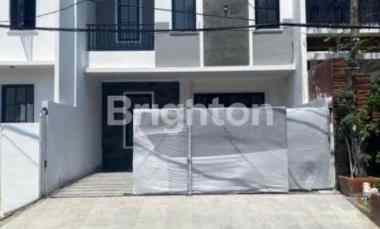 dijual rumah araya