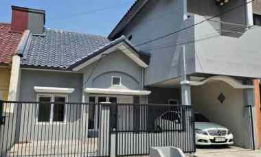 dijual rumah araya